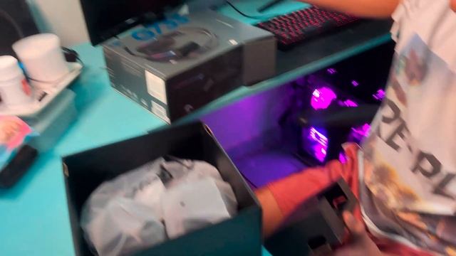 Logitech G733 - Asseht Unboxing смотреть онлайн