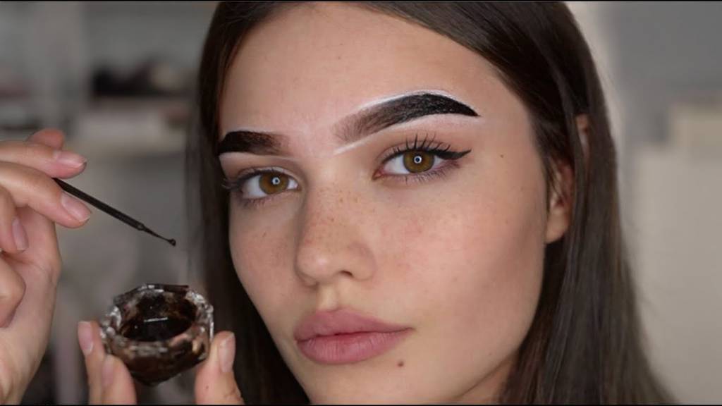 КАК ПОКРАСИТЬ БРОВИ ХНОЙ НАДОЛГО смотреть онлайн