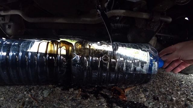 Замена масла и воздушного фильтра на Мерседес Спринтер 211 CDI смотреть онлайн