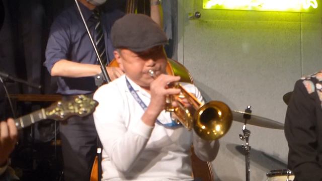 While We Danced At The Mardi Gras - New Orleans Jazz Hounds смотреть онлайн