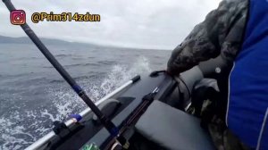 X-River Rocky навстречу ветру по волнам