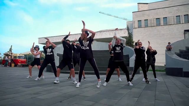 BRUNO MARS - 24k MAGIC (PSYK REMIX) COVER BY TRAVIS GARLAND | BLAST CREW смотреть онлайн