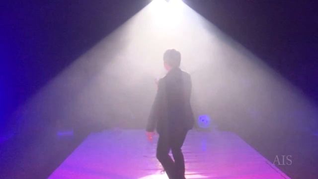 Артур Халатов в концертной программе ПОЕТ ГИТАРА т Фрагмент 28.mp4 смотреть онлайн