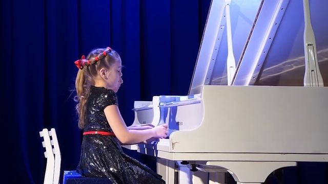 Коротеева Ангелина (9 лет) и Шайкина Елизавета (7 лет), Вальс из оперы сказки Ёлка смотреть онлайн