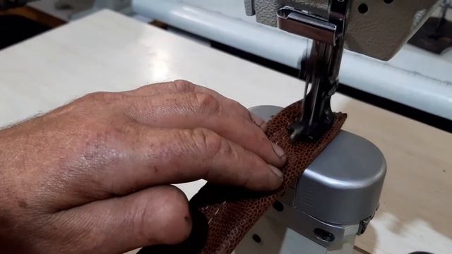 Typical GC 24690 Двух-игольная , Колонковая . смотреть онлайн