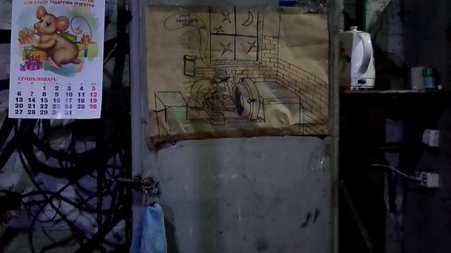 Как нужно правильно стучать молотком на роботе / Этот ритм потом целый день в голове звенит. смотреть онлайн