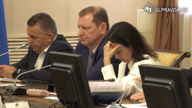 Добавили техники, но улицы пока в снегу. Как расчищают Ульяновск