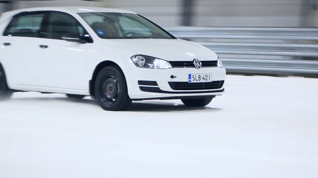 Тестирование шин Cordiant Snow Cross на полигоне Test World смотреть онлайн