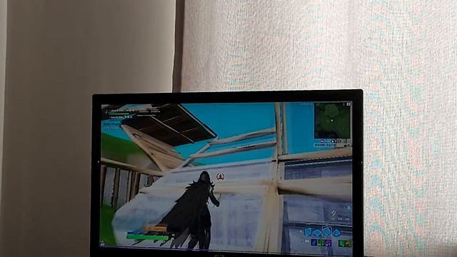 1v1ing my brother on 30-120 fps смотреть онлайн