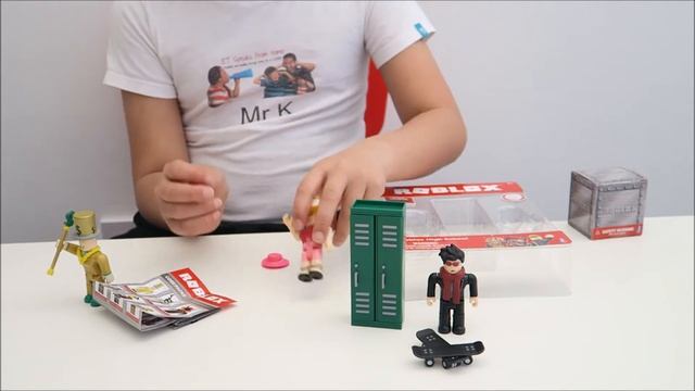 Roblox Series 1 Toy unboxing смотреть онлайн