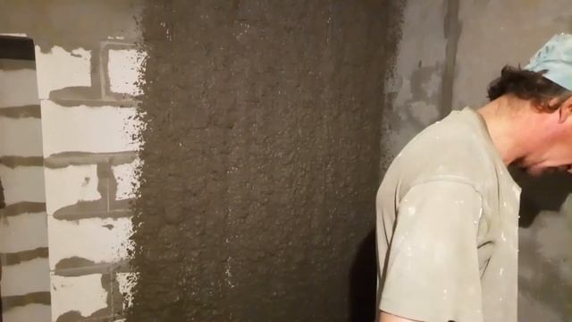 Цементно-песчаная штукатурка санузла. Лайфхак, чтобы раствор не плыл смотреть онлайн