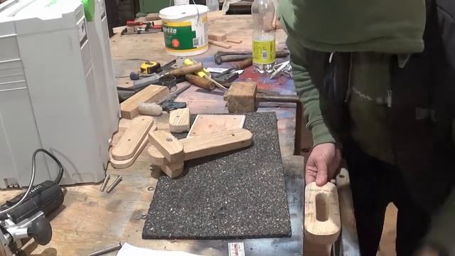 'How to Make' computer monitor wall bracket from scrap wood смотреть онлайн