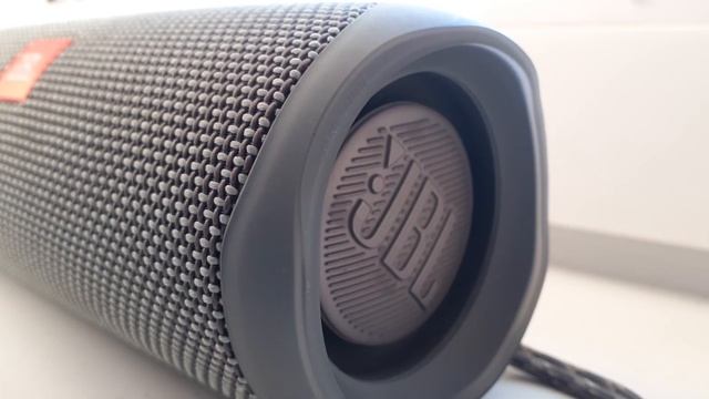 JBL FLIP 5 White Katana x SLIGHT - ZOMBIES Bass Test смотреть онлайн