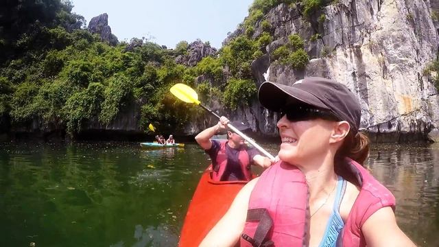Kayaking Lan Ha Bay in Vietnam смотреть онлайн