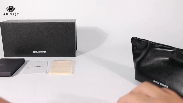 Unbox gọng kính Gentle Monster Una.C смотреть онлайн