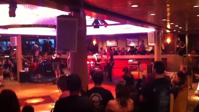 Jeff Waters and Dave Padden of Annihilator jamming ACDC's 'Highway to Hell' смотреть онлайн