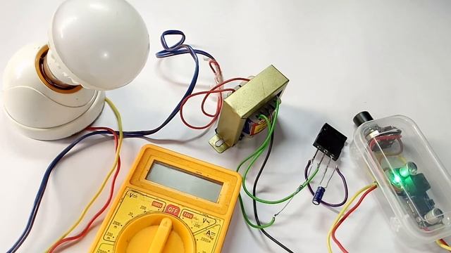 How To Make 12v To 220v Inverter | 12v Dc to 220v Ac Inverter Use Mosfet Transistor смотреть онлайн