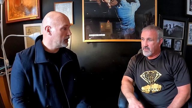 "He Cut his own Ear Off, and Ate it" Shaun Smith talking about Nat Taylor. смотреть онлайн