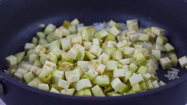 Тушеные баклажаны с помидорами и чесноком - простой летний рецепт овощного рагу с синенькими! смотреть онлайн