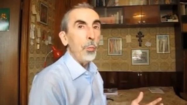 Есть три языка: устный, письменный и язык технической документации (формул и чертежей). смотреть онлайн