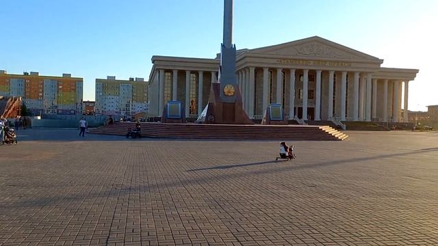 Главная Площадь Уральска с каждым годом всё лучше! Советуем посетить. июль 2022 смотреть онлайн