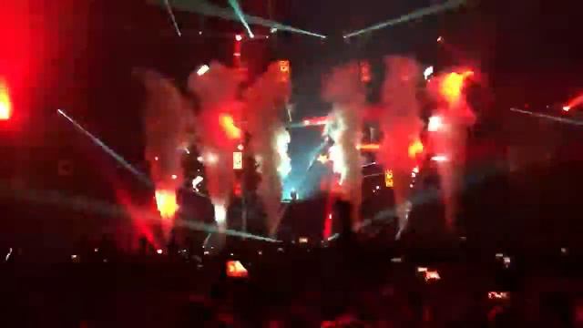 David Guetta live @ TUI Arena Hannover 2015 смотреть онлайн