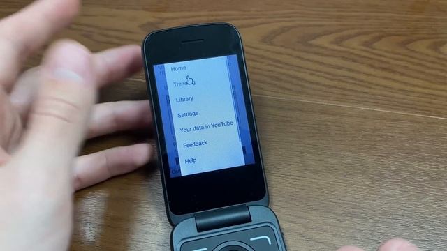 YouTube on a $20 Flip Phone смотреть онлайн