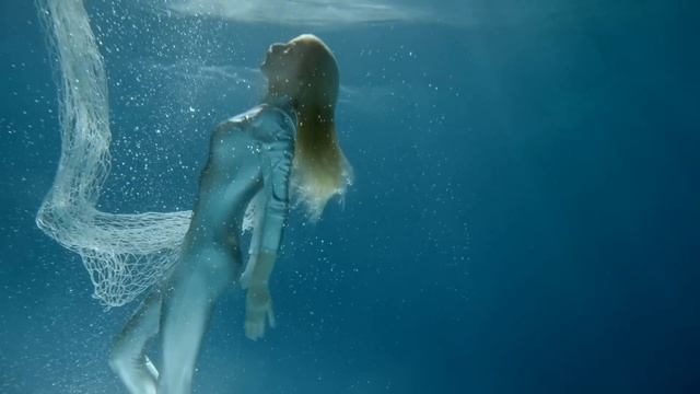 Iamamiwhoami; Hunting For Pearls