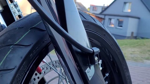 Suzuki DR Z 400 SM смотреть онлайн