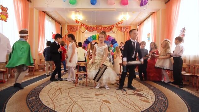 Видеосъемка выпускного в дет саду на 2 камеры смотреть онлайн