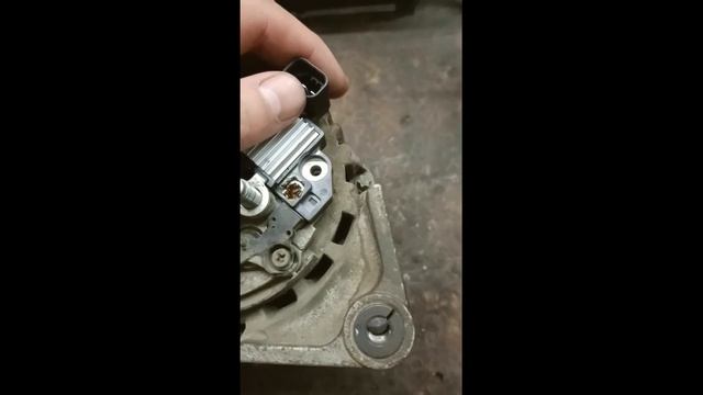 Косяк при ремонте генератора. Мелочь, влекущая крупные проблемы. смотреть онлайн