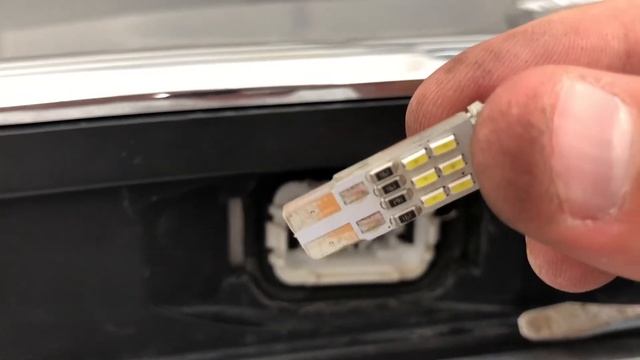 How to REPLACE license plate light bulb 2014-2019 Mazda6 or Mazda3 - Dead or Flickering смотреть онлайн