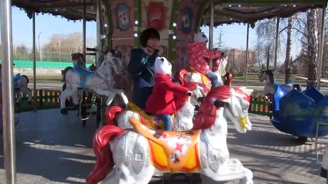 карусель лошадки смотреть онлайн