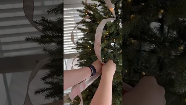 Adding ribbon to a Christmas tree #ribbon #christmastree #christmastreedecoration #diycrafts смотреть онлайн