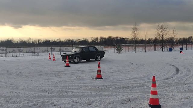 Водовозов Юрий. ВАЗ - 2106 (VFTS spec). СТК ЛЮБЕРЦЫ. Новогодний автослалом. 27.12.2020 смотреть онлайн