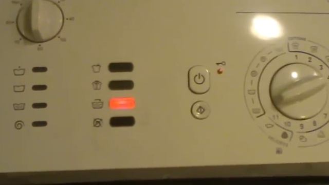 Problem z pralką Ariston AVTL 82. смотреть онлайн