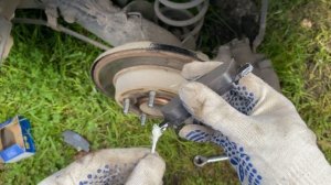 Замена задних тормозных колодок Kia Cerato - есть особенности!