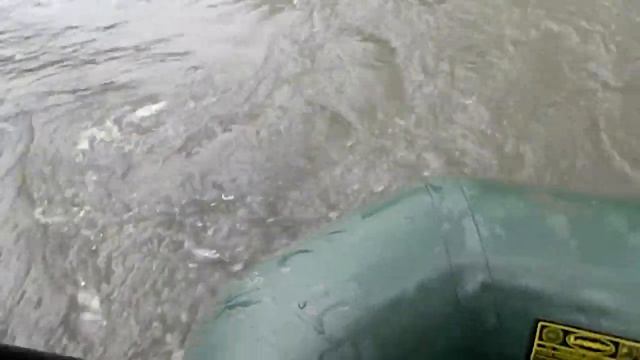 экстремальный сплав на сдутой лодке по таежной реке, рыбалка2021 смотреть онлайн