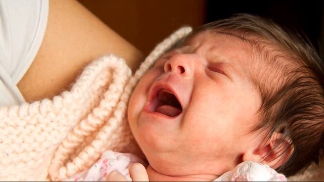 РЕБЕНОК ПЛАЧЕТ | Почему ребёнок плачет и что с этим делать смотреть онлайн