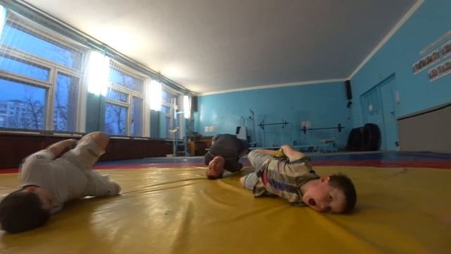 Тренировка в Школе юного борца. Дети 5-7 лет. Детская секция по вольной борьбе смотреть онлайн