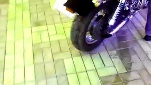 Еще один крутой чепер который жег резину смотреть онлайн