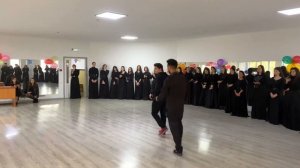 Чеченская лезгинка - Ас кхойку иллешца 2022 Красавицы танцуют просто бомба с парнями