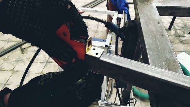 Работа полуавтоматом и болгаркой смотреть онлайн
