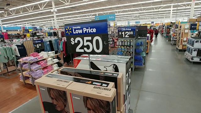 Fender Squire Strat & Amp / Yamaha Acoustic Guitar Deals - Walmart Dec. 2022 смотреть онлайн