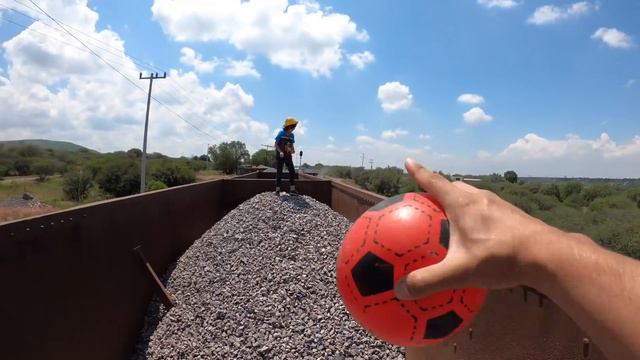 Exploro TREN ABANDONADO y Recorro sus VAGONES смотреть онлайн