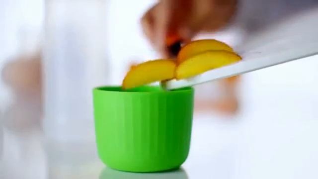 Tupperware pudele Infusion ar citrusaugļu spiedi. Бутылка Infusion смотреть онлайн