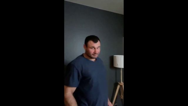 Слава Марлоу постригся налысо ? смотреть онлайн