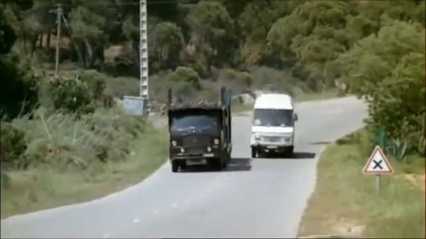 Louis de Funes bonne soeur 2CV