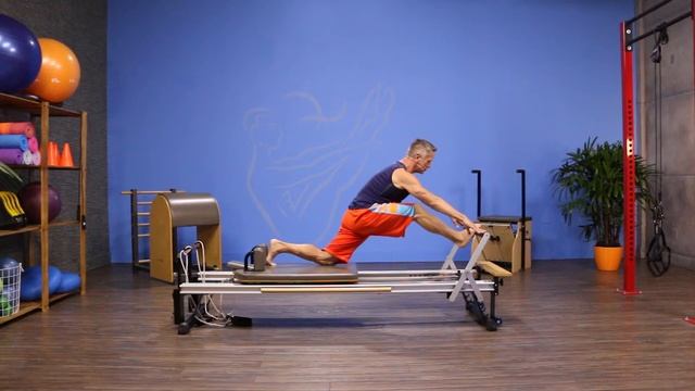 Single Thigh Stretch on Reformer смотреть онлайн