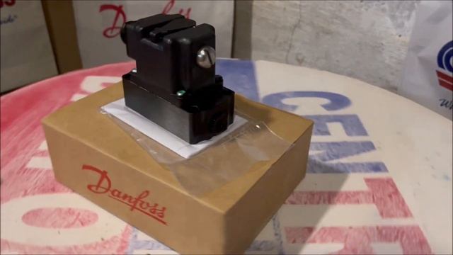 Блок управления MCV116A3201 Наличие! гидронасосов серии 40 MPV 046 и MPT 046 с опцией контроля CG смотреть онлайн